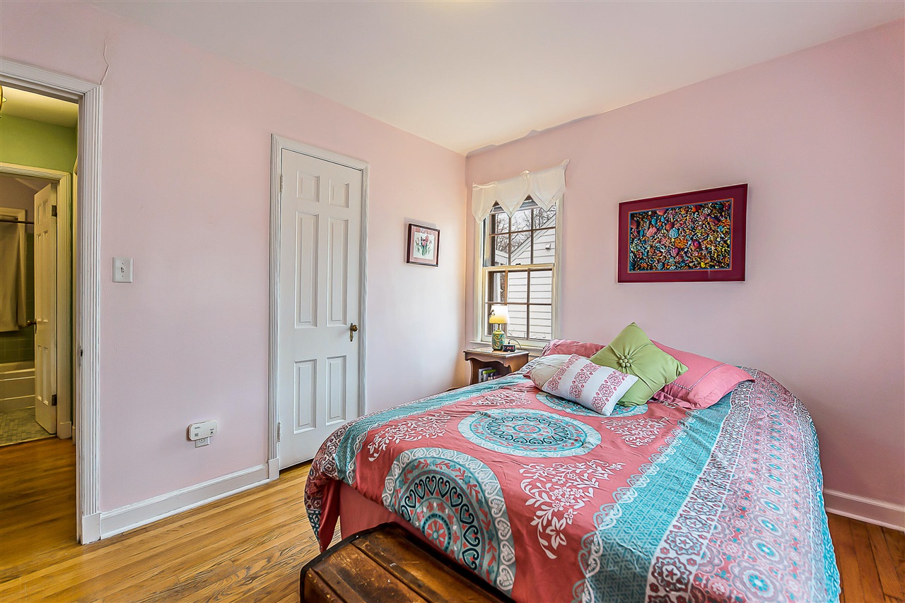 1211 Birk Avenue, Ann Arbor, MI, 48103-5305