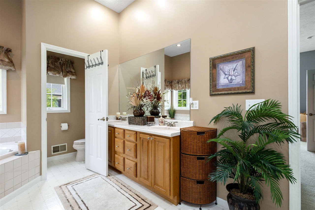 1256 Barron Lake Road, Niles, MI, 49120-9523