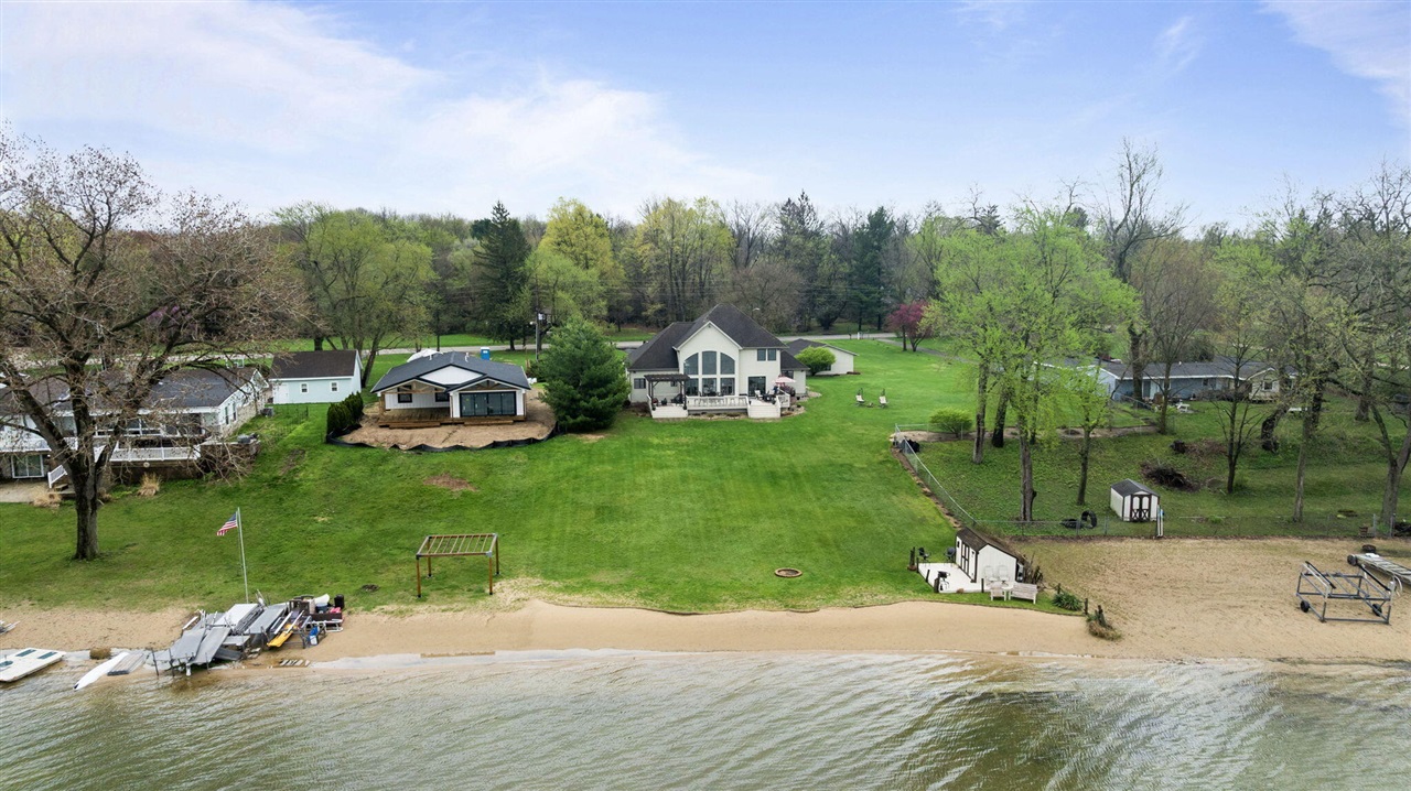 1256 Barron Lake Road, Niles, MI, 49120-9523