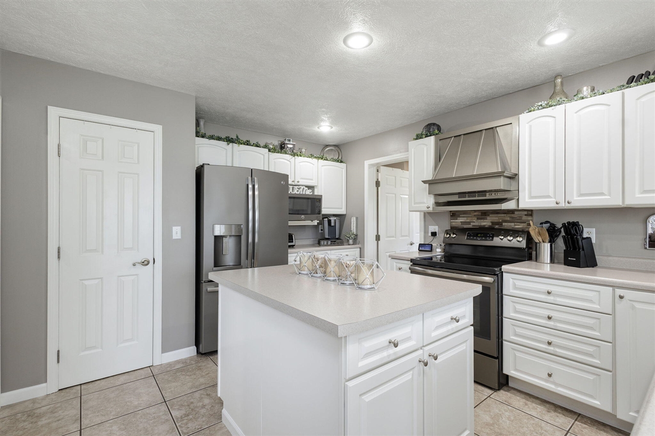 1256 Barron Lake Road, Niles, MI, 49120-9523