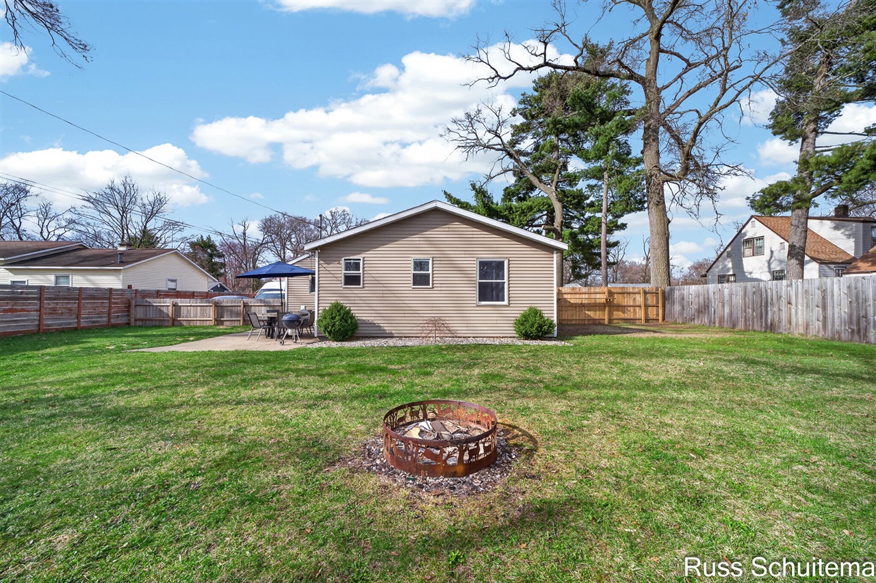 2289 Orchard Avenue, Muskegon, MI, 49442-3830