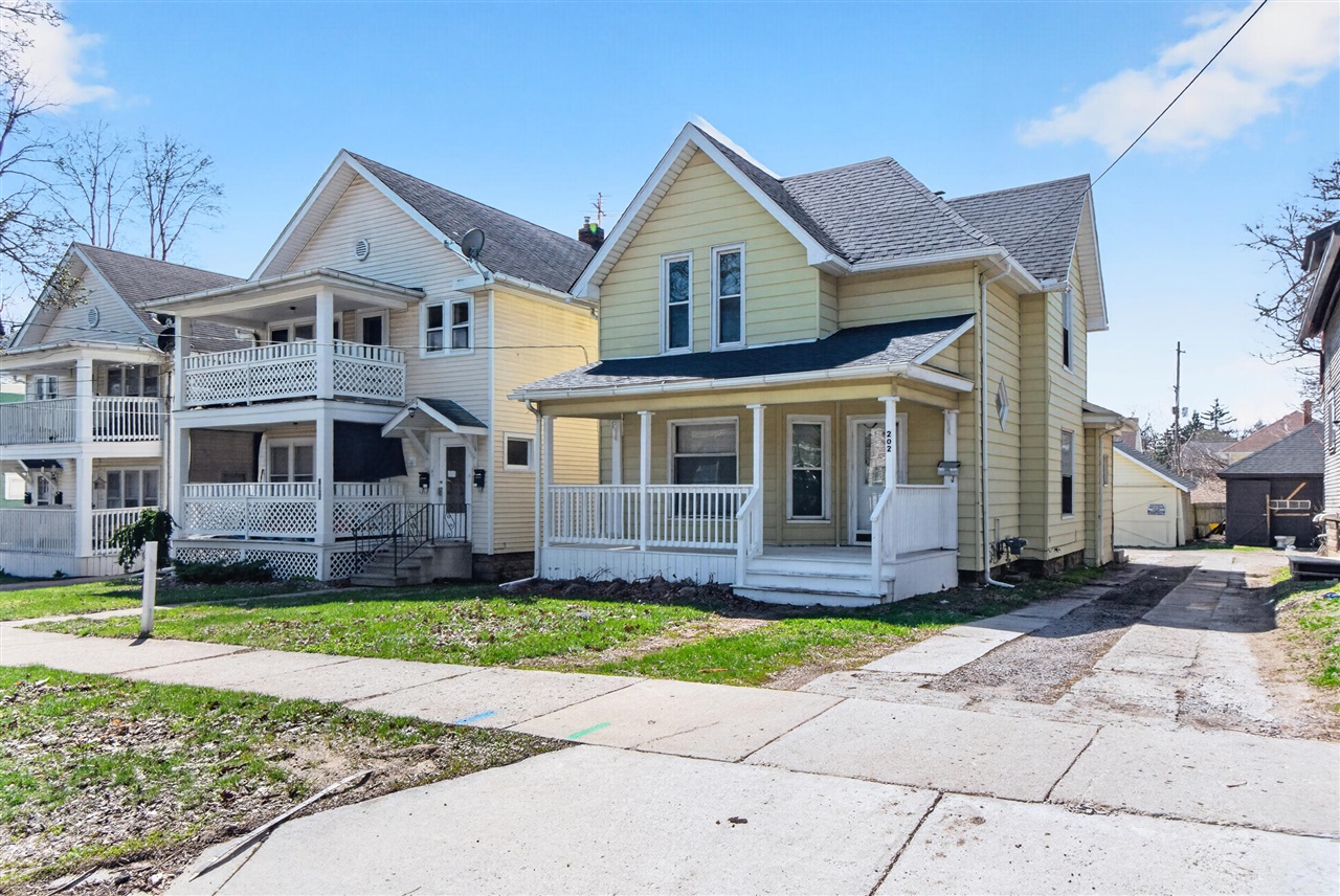 138 Pierce Avenue, Jackson, MI, 49203-4561