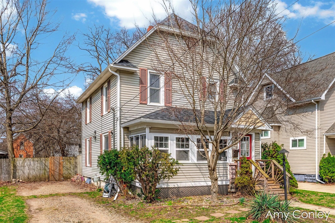 619 Fairbanks Avenue, Kalamazoo, MI, 49048-1861