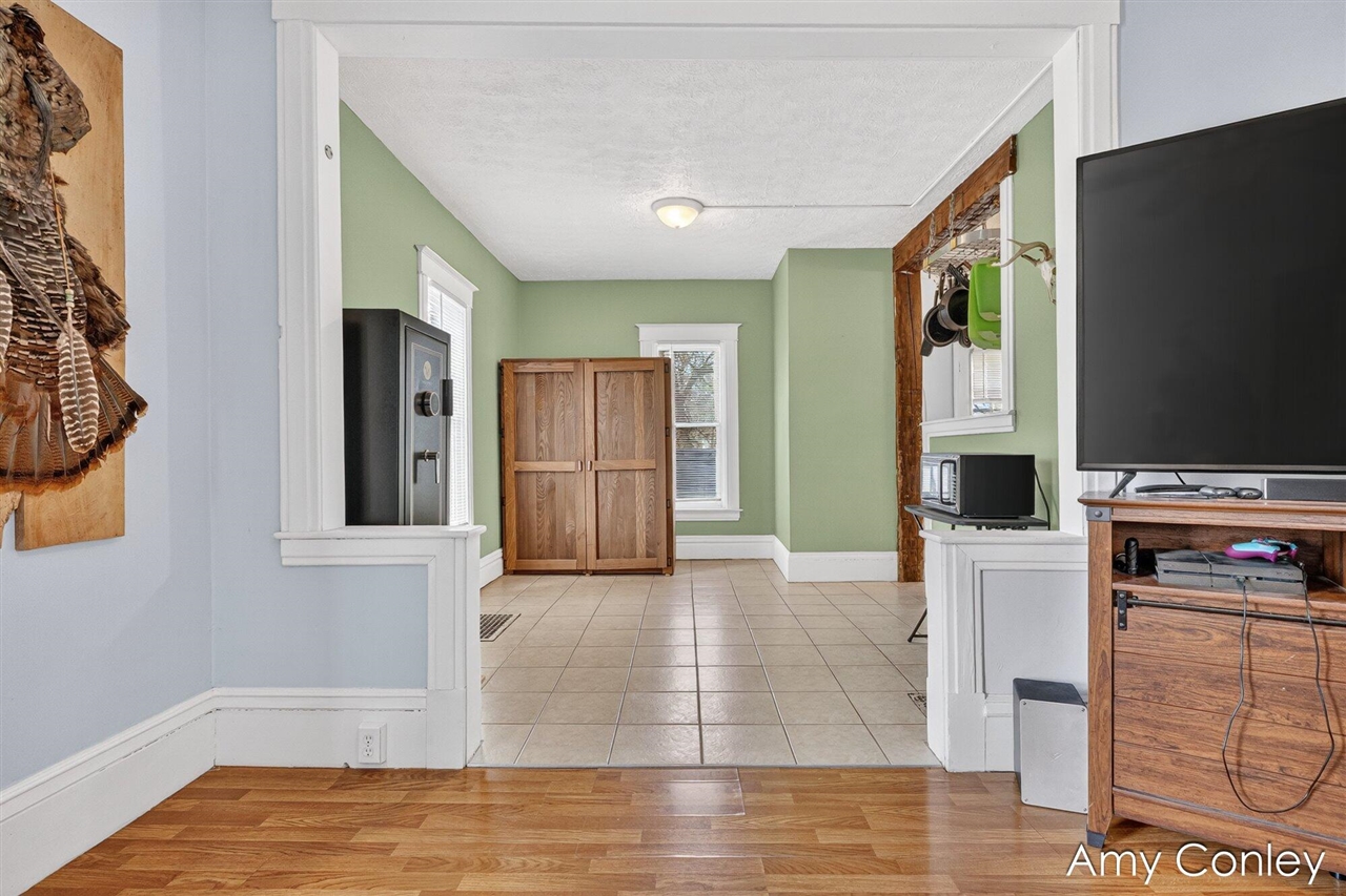 619 Fairbanks Avenue, Kalamazoo, MI, 49048-1861