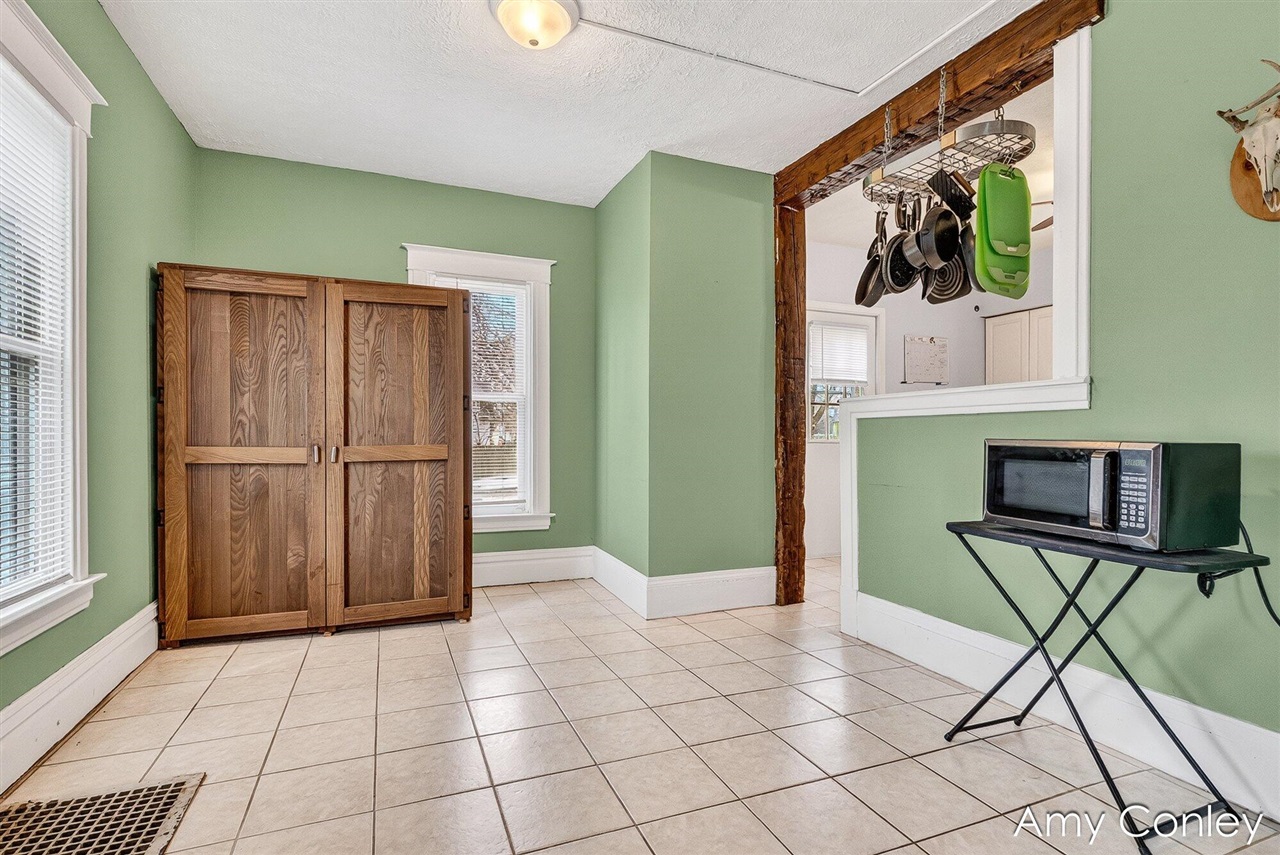 619 Fairbanks Avenue, Kalamazoo, MI, 49048-1861