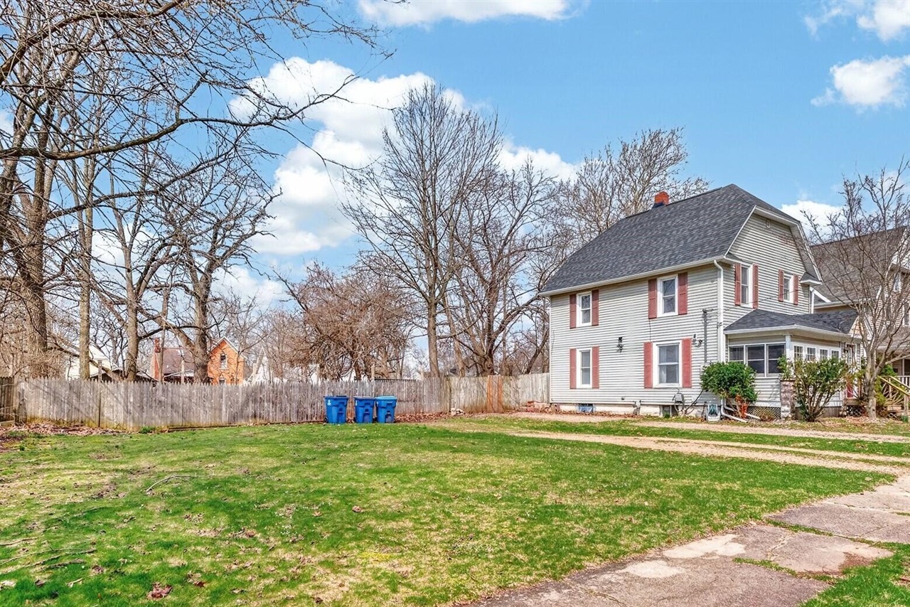 619 Fairbanks Avenue, Kalamazoo, MI, 49048-1861