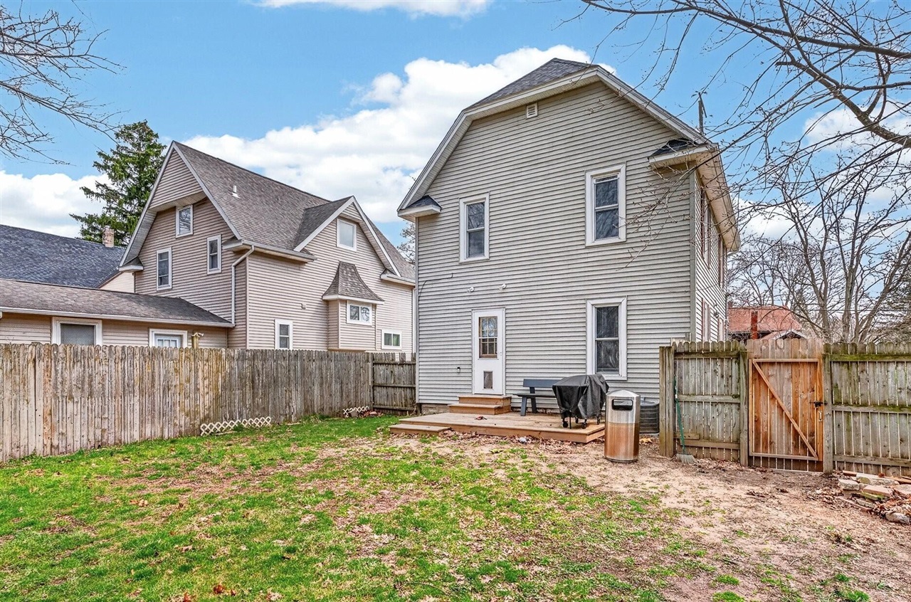 619 Fairbanks Avenue, Kalamazoo, MI, 49048-1861