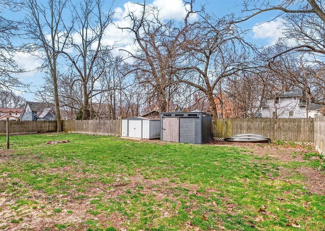 619 Fairbanks Avenue, Kalamazoo, MI, 49048-1861