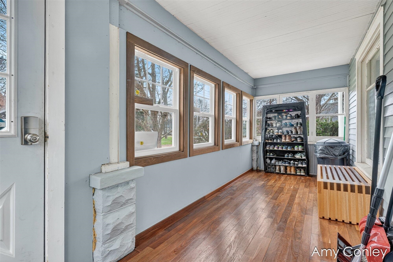 619 Fairbanks Avenue, Kalamazoo, MI, 49048-1861