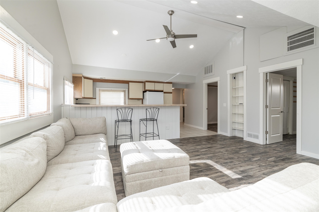 8130 W Q Avenue, Kalamazoo, MI, 49009