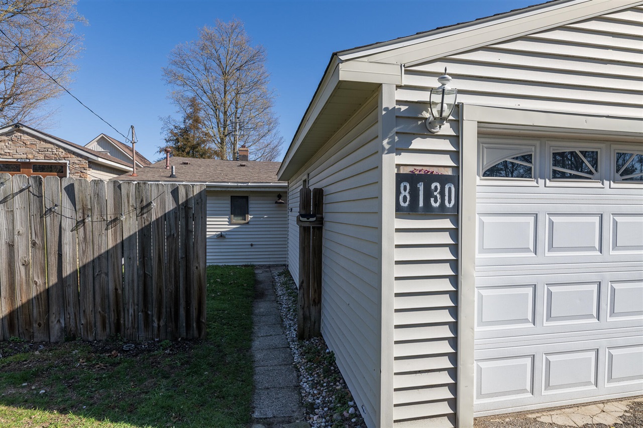 8130 W Q Avenue, Kalamazoo, MI, 49009