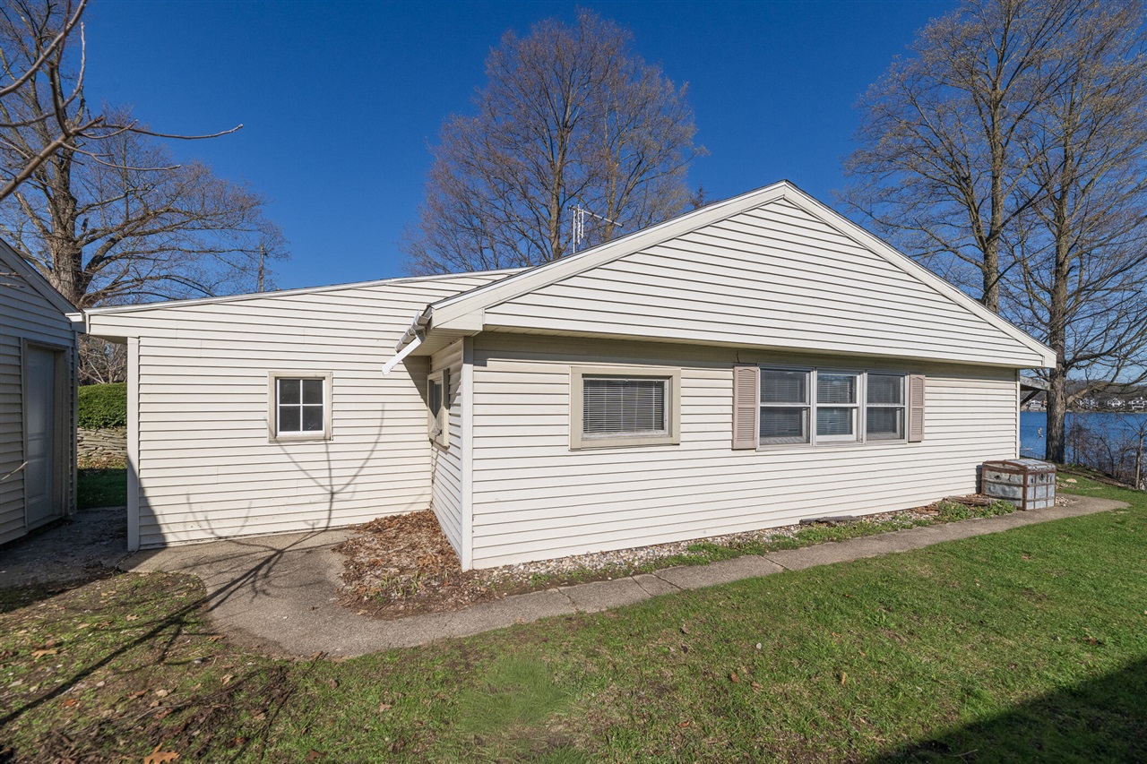 8130 W Q Avenue, Kalamazoo, MI, 49009