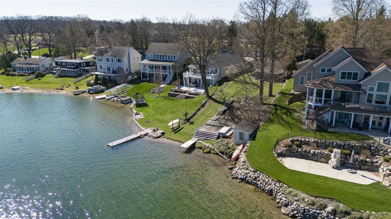 8130 W Q Avenue, Kalamazoo, MI, 49009