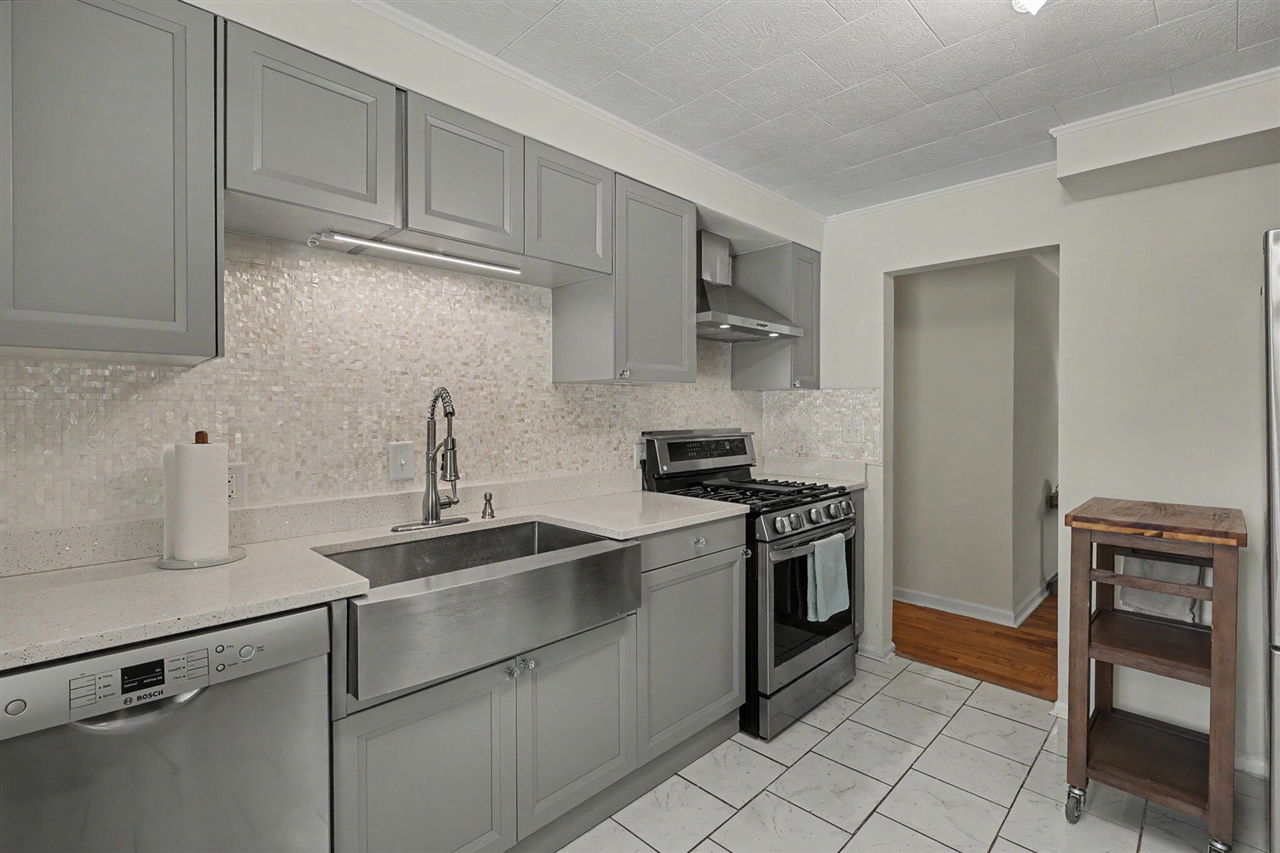 3423 Balmars Avenue, Jackson, MI, 49201-8618