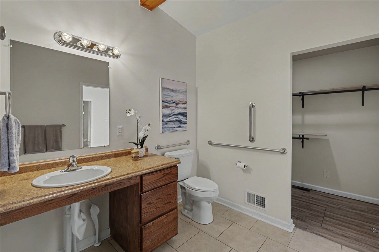 3423 Balmars Avenue, Jackson, MI, 49201-8618