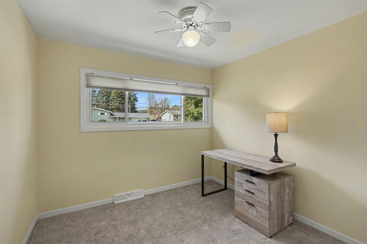 3423 Balmars Avenue, Jackson, MI, 49201-8618