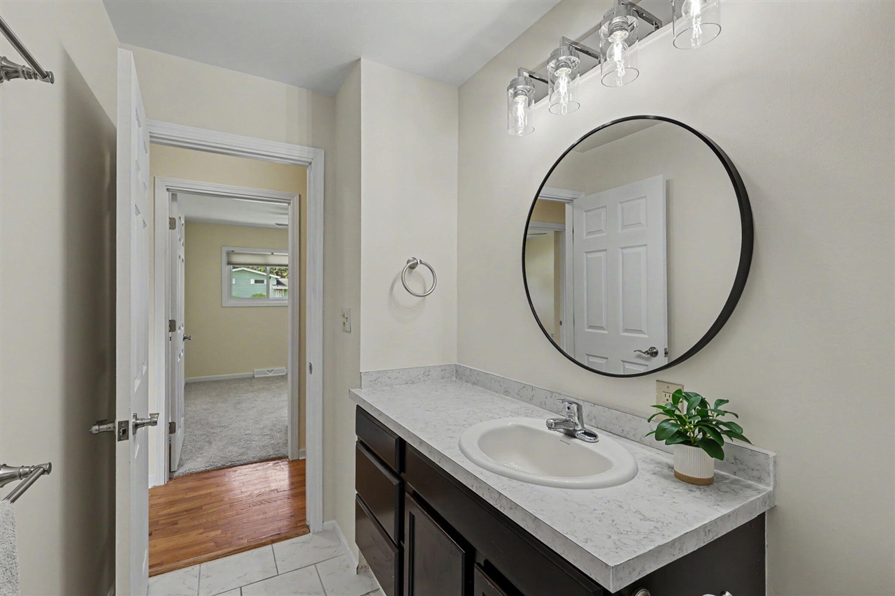 3423 Balmars Avenue, Jackson, MI, 49201-8618