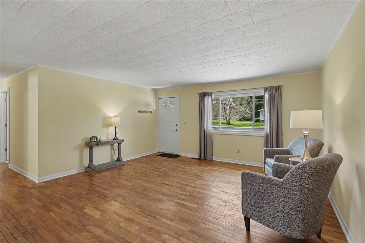 3423 Balmars Avenue, Jackson, MI, 49201-8618