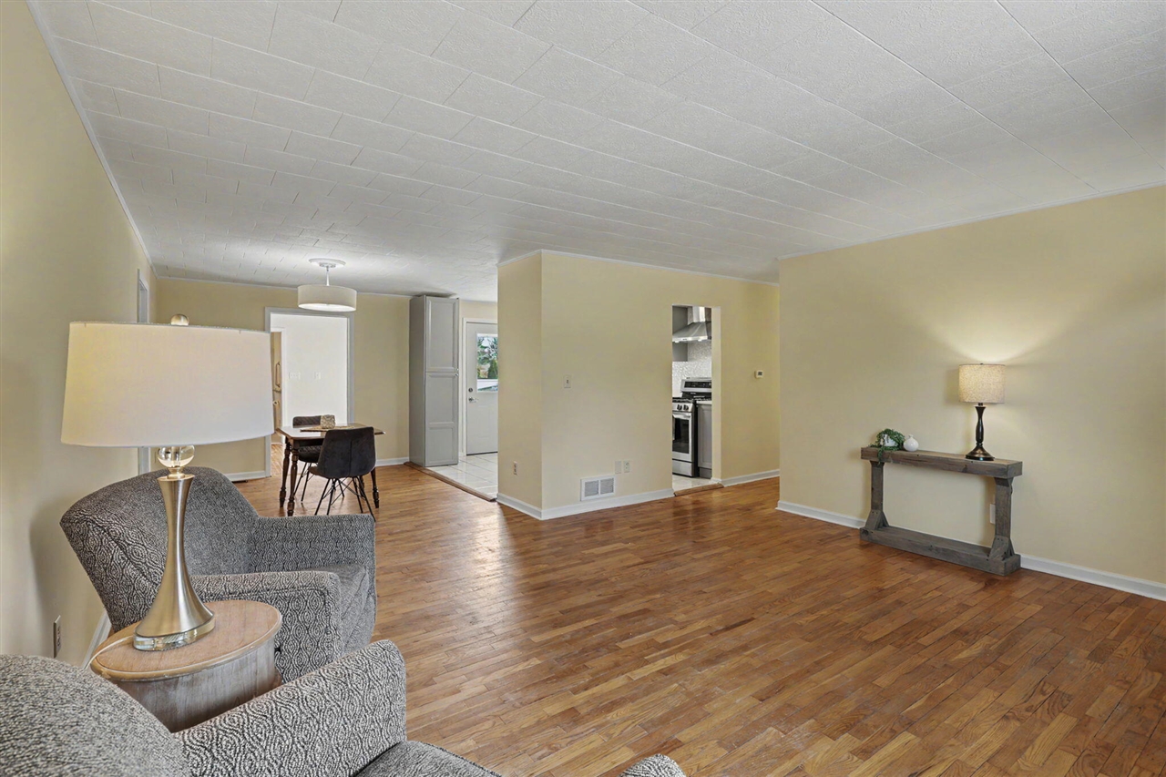 3423 Balmars Avenue, Jackson, MI, 49201-8618