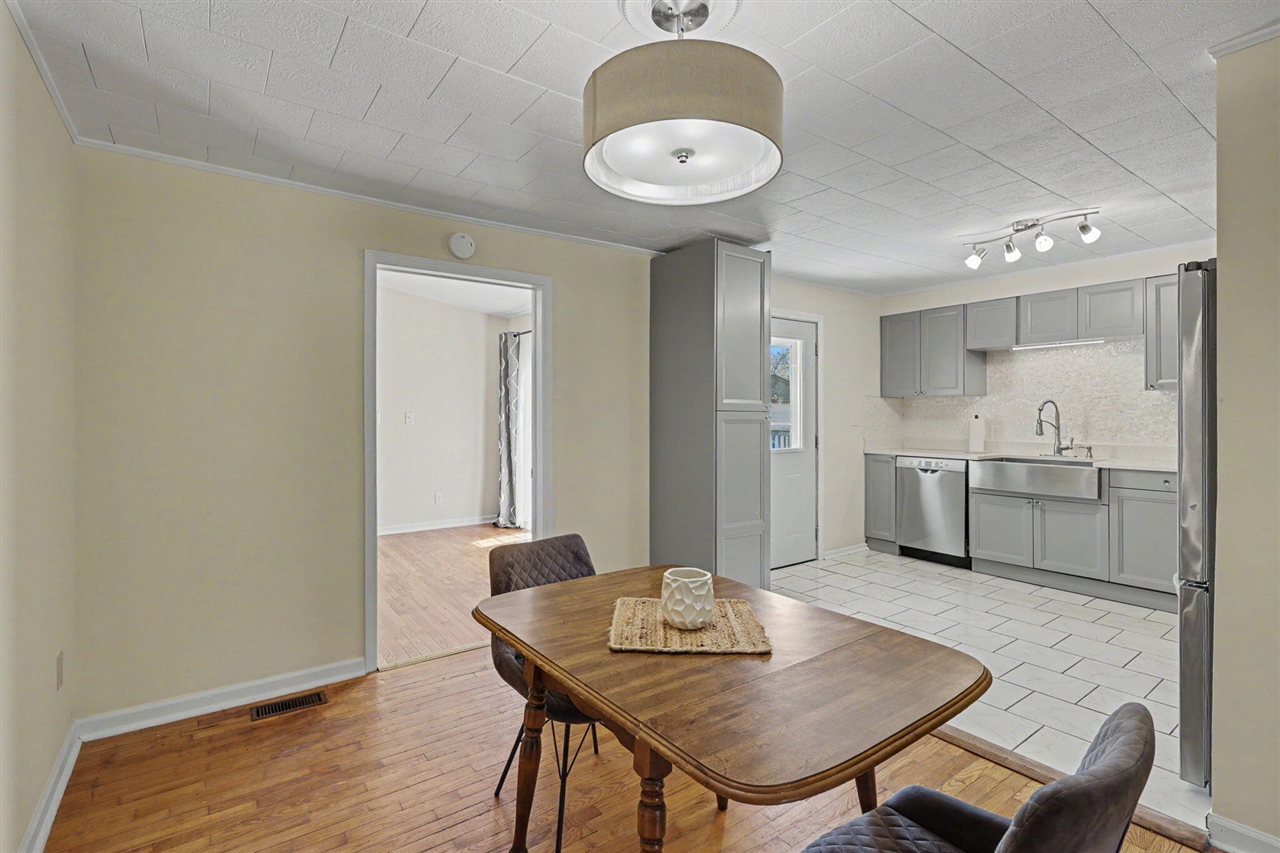 3423 Balmars Avenue, Jackson, MI, 49201-8618