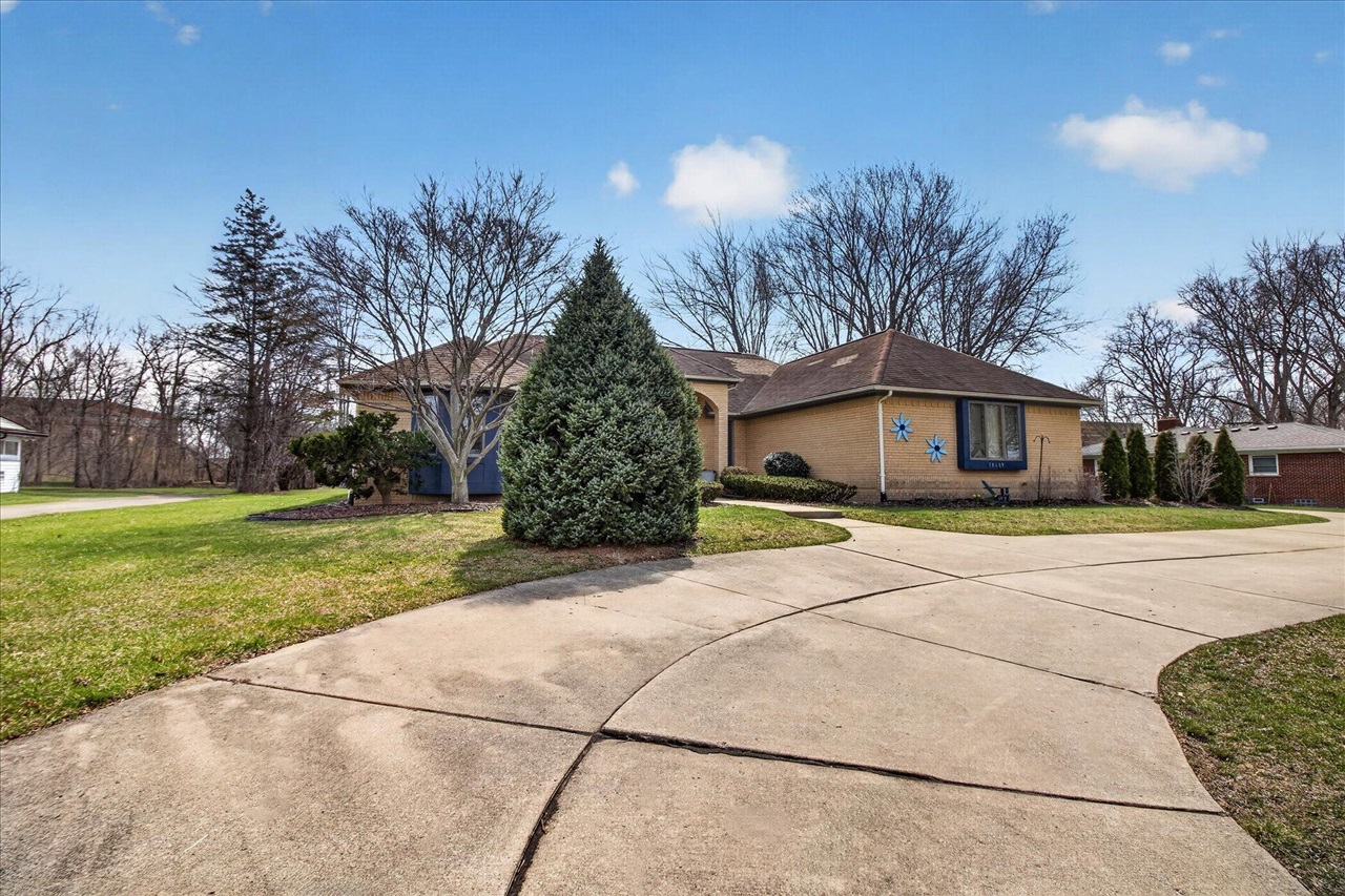 38609 Jahn Street, Livonia, MI, 48152-1018