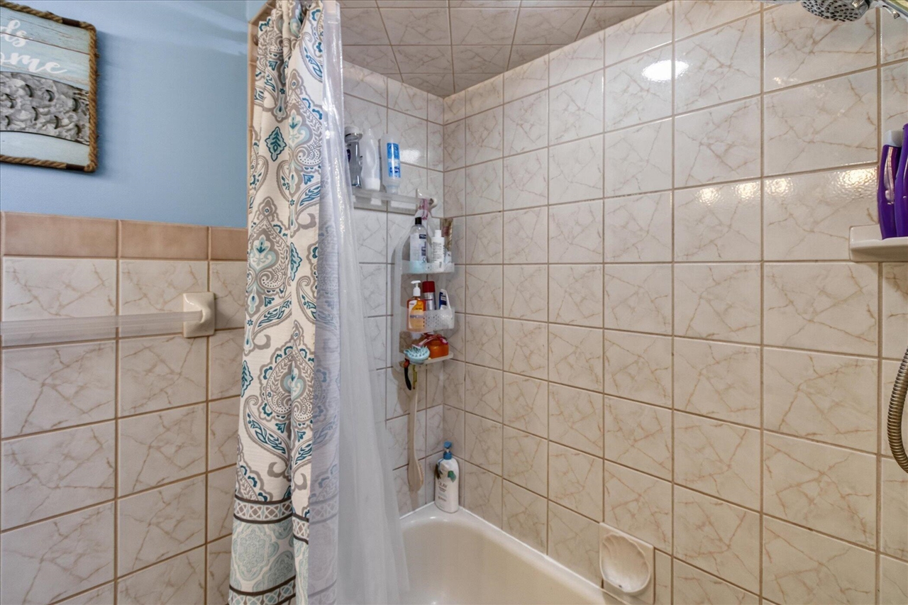 38609 Jahn Street, Livonia, MI, 48152-1018