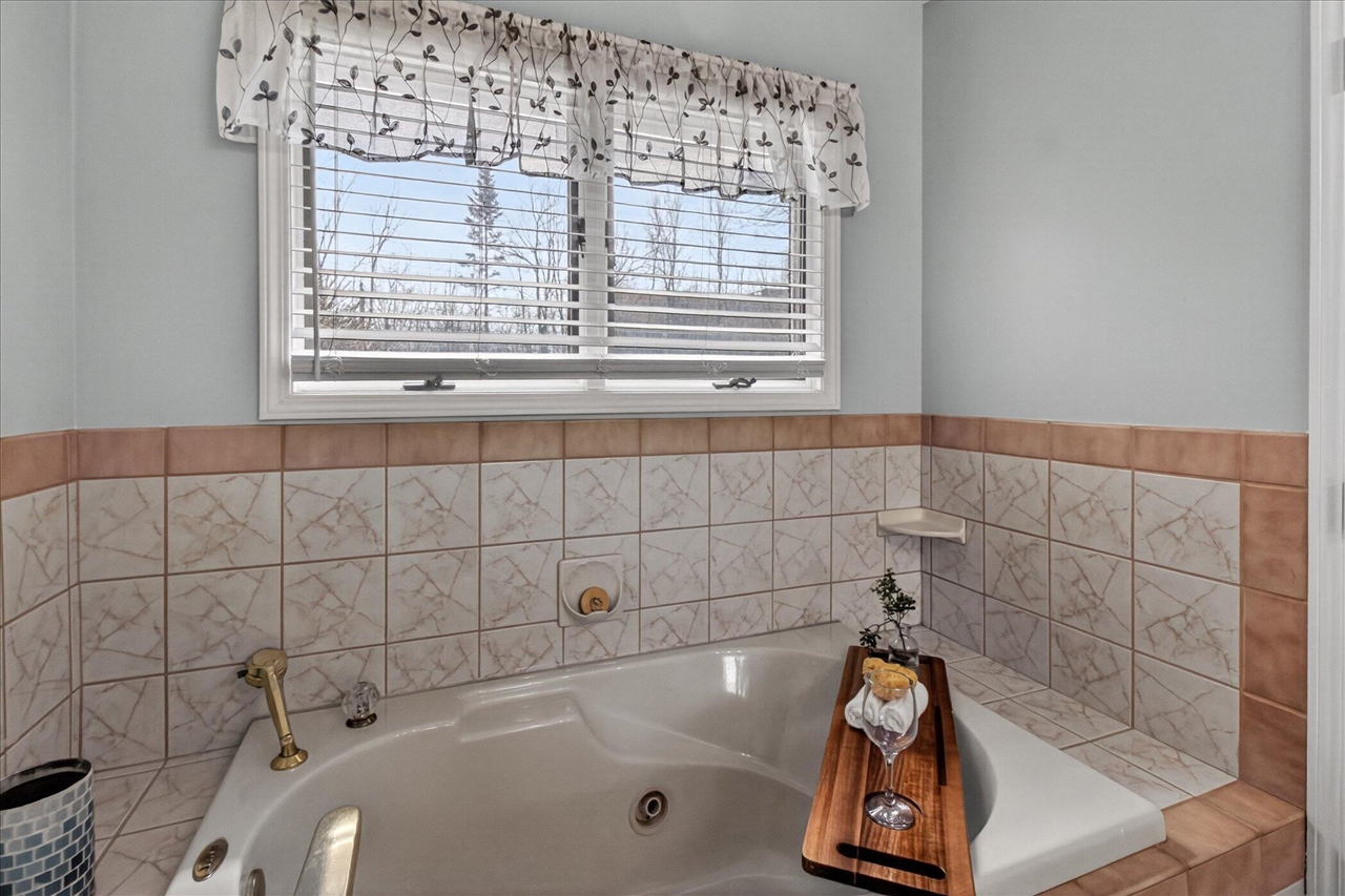 38609 Jahn Street, Livonia, MI, 48152-1018