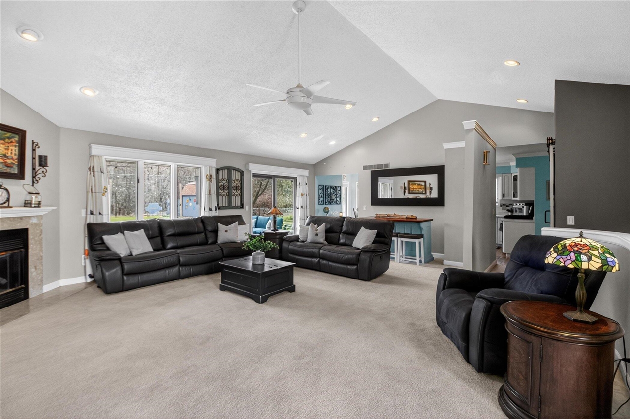 38609 Jahn Street, Livonia, MI, 48152-1018