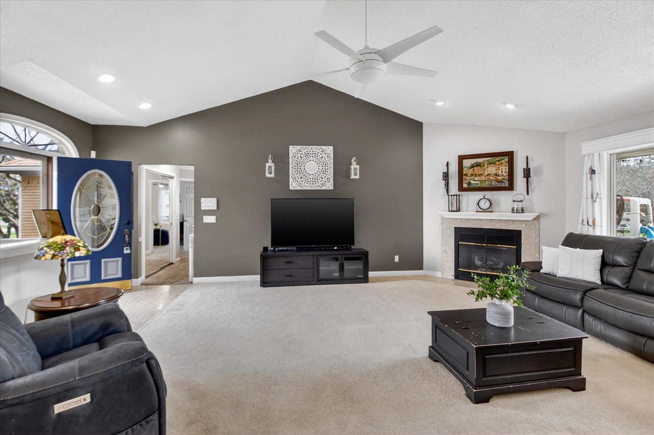 38609 Jahn Street, Livonia, MI, 48152-1018