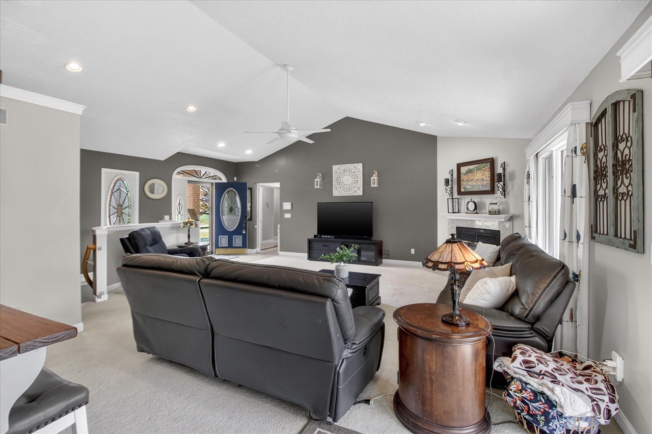 38609 Jahn Street, Livonia, MI, 48152-1018