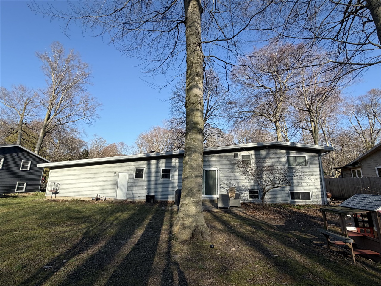 322 Roosevelt Avenue, Holland, MI, 49424-2630