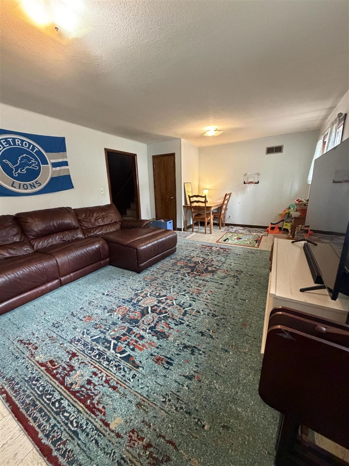 322 Roosevelt Avenue, Holland, MI, 49424-2630