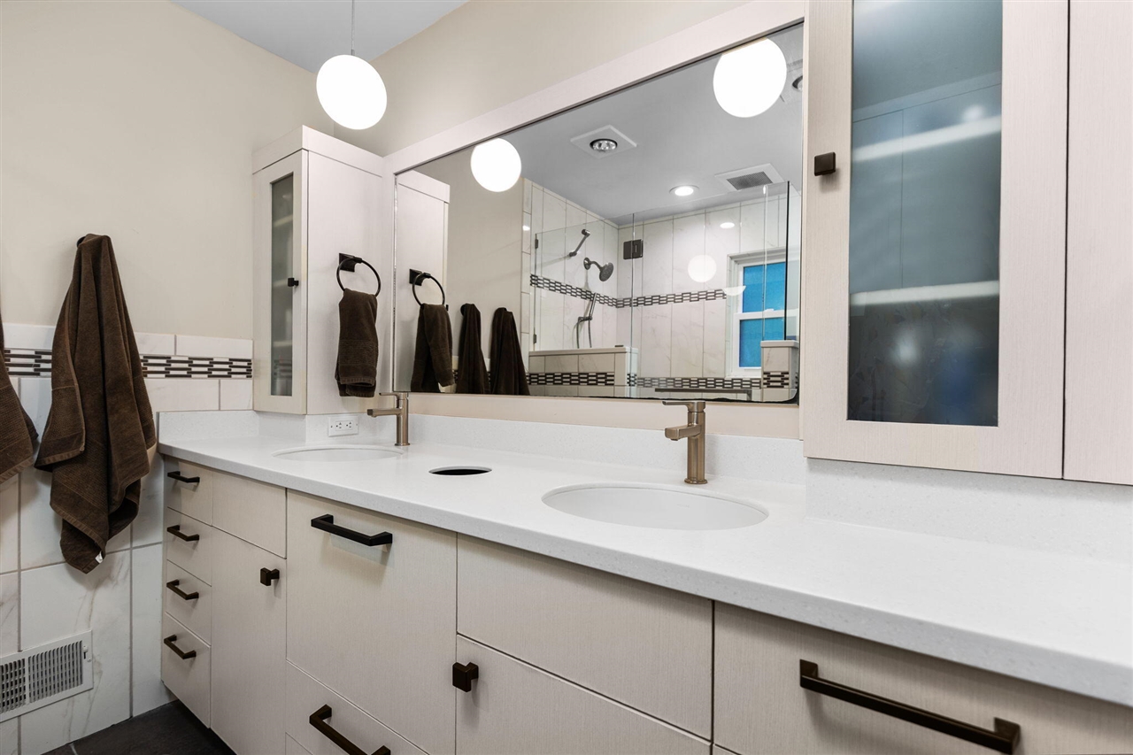 2776 Daleview Drive, Ann Arbor, MI, 48105-9603