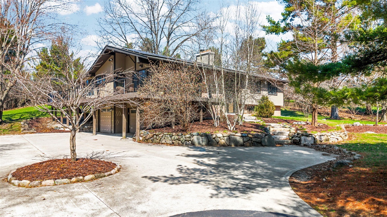 2776 Daleview Drive, Ann Arbor, MI, 48105-9603