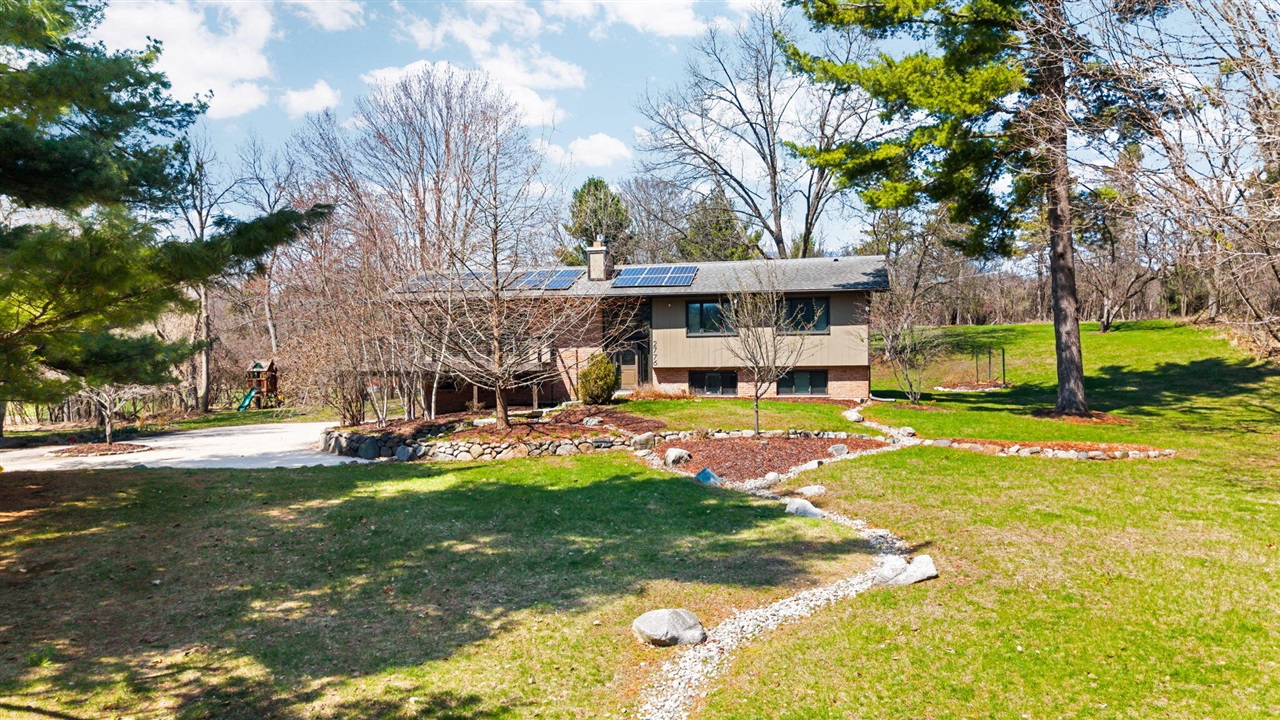 2776 Daleview Drive, Ann Arbor, MI, 48105-9603