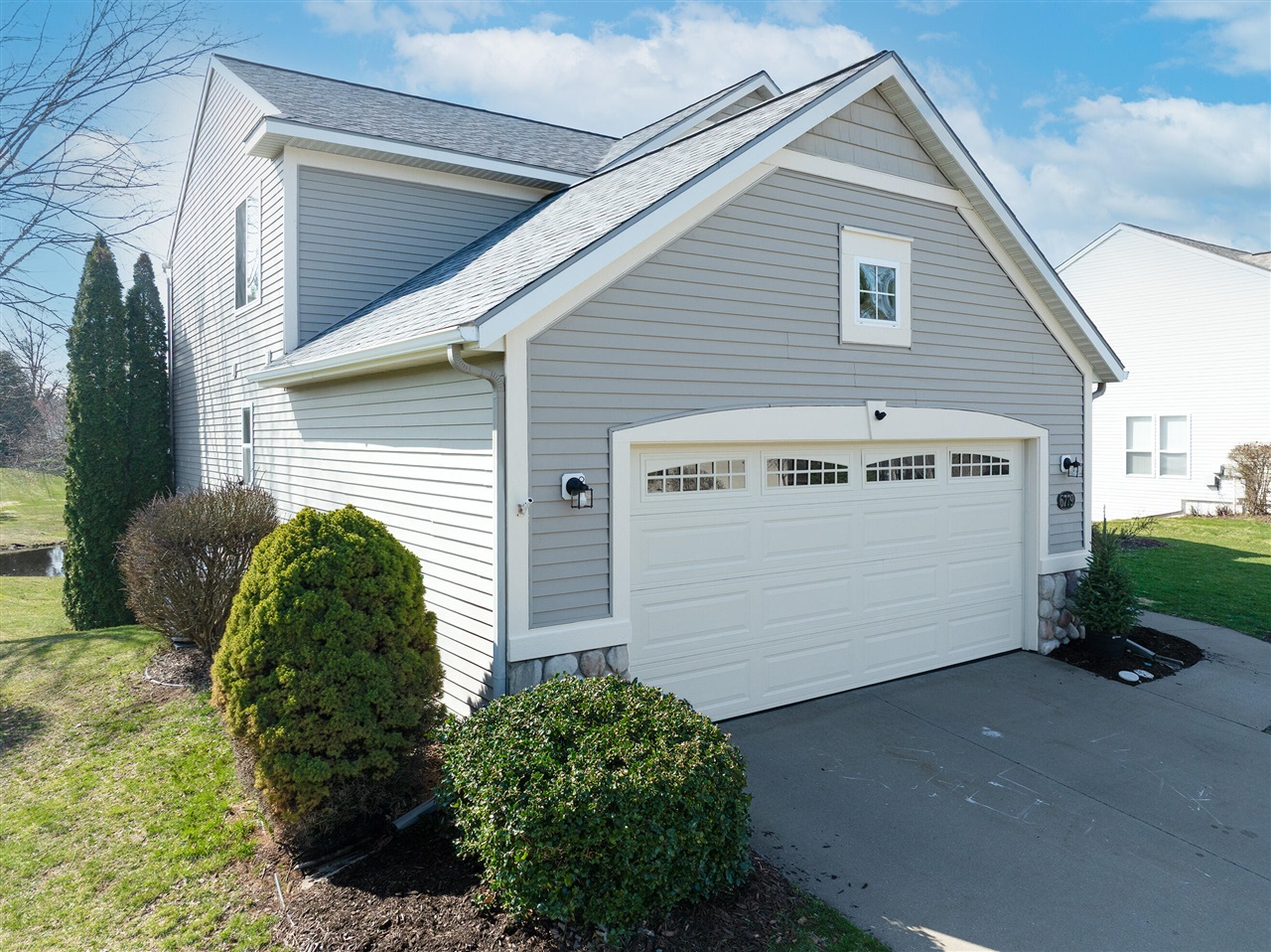 6779 Winter Creek Road, Norton Shores, MI, 49444-8772