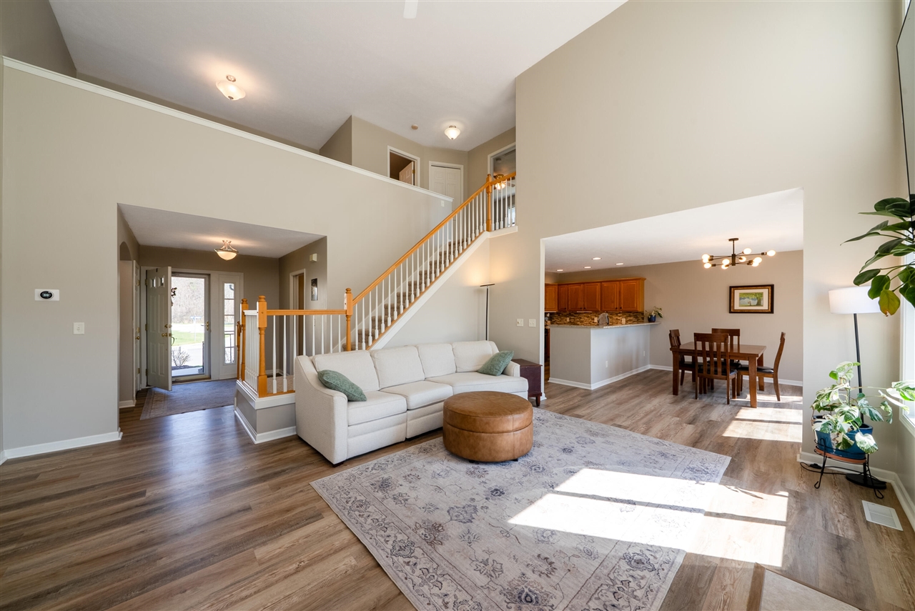 6779 Winter Creek Road, Norton Shores, MI, 49444-8772