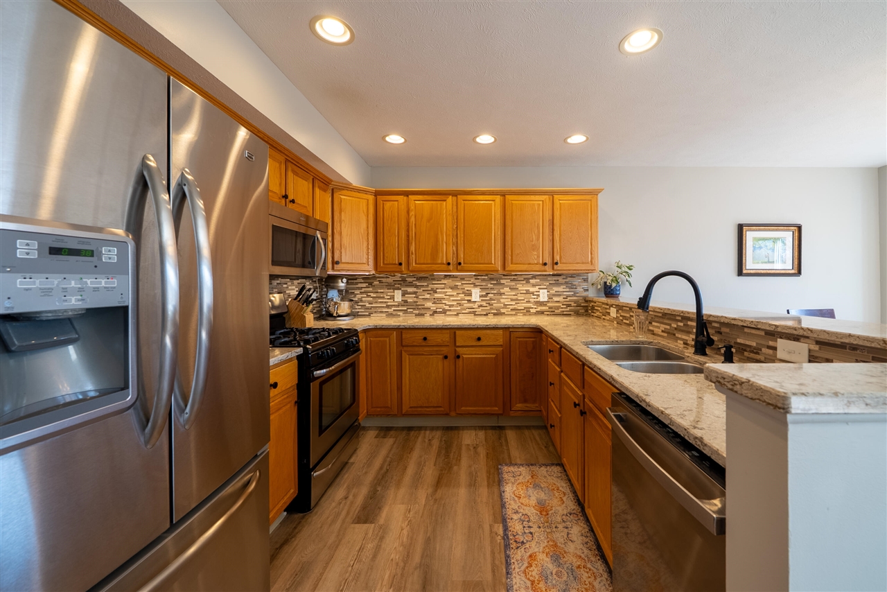 6779 Winter Creek Road, Norton Shores, MI, 49444-8772