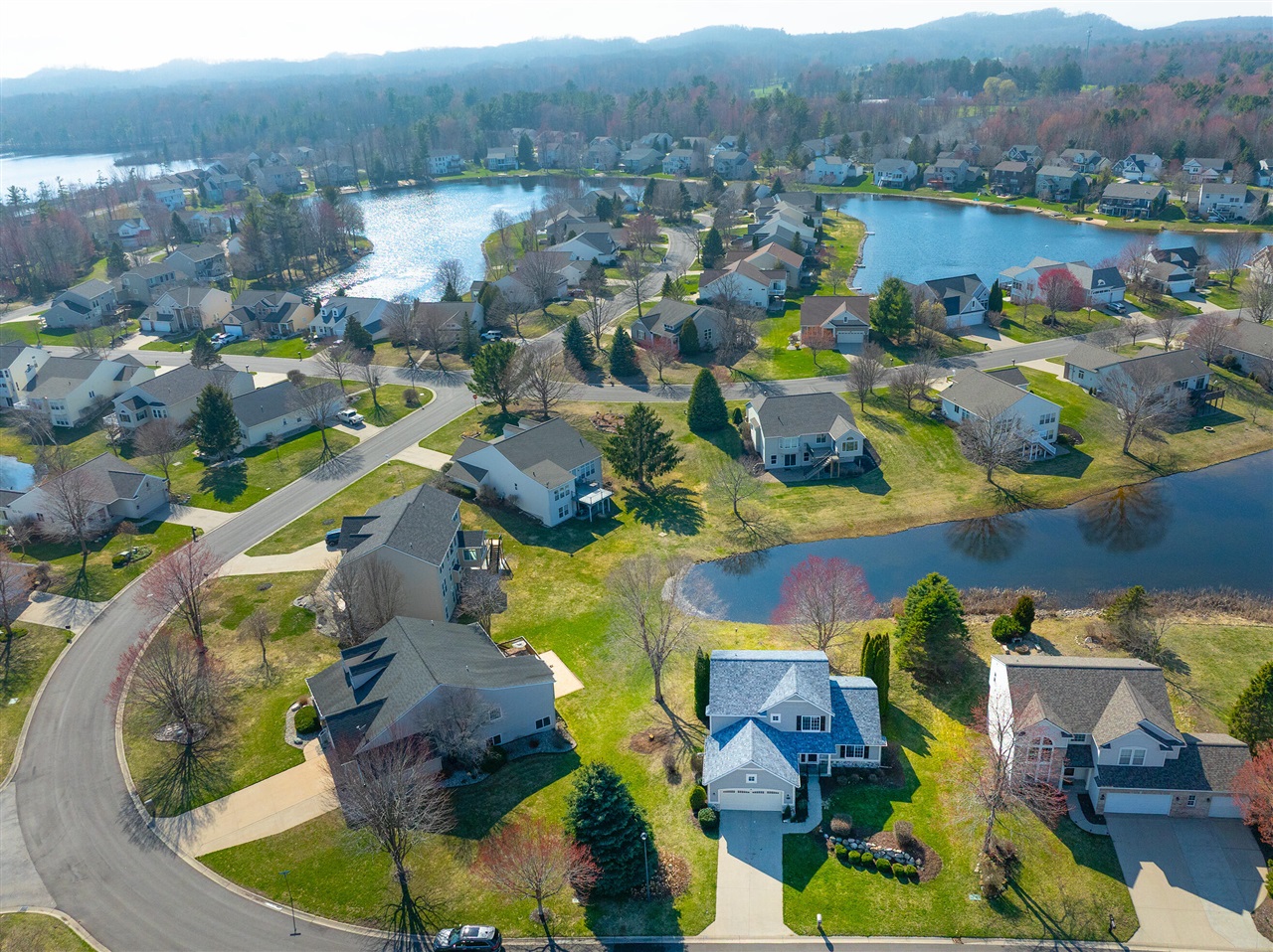 6779 Winter Creek Road, Norton Shores, MI, 49444-8772