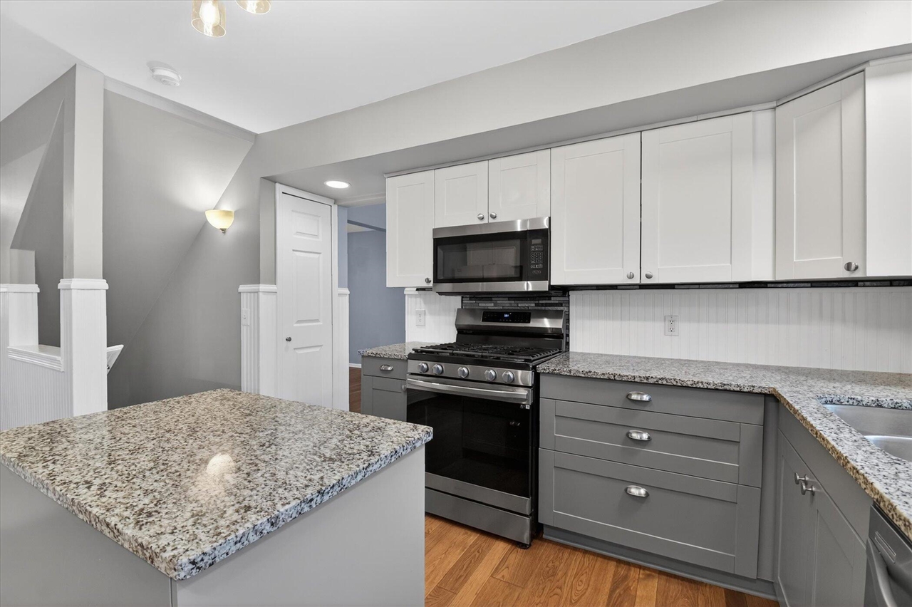 2797 Green Valley Drive, Ann Arbor, MI, 48103-9298