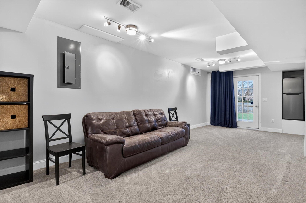 2797 Green Valley Drive, Ann Arbor, MI, 48103-9298