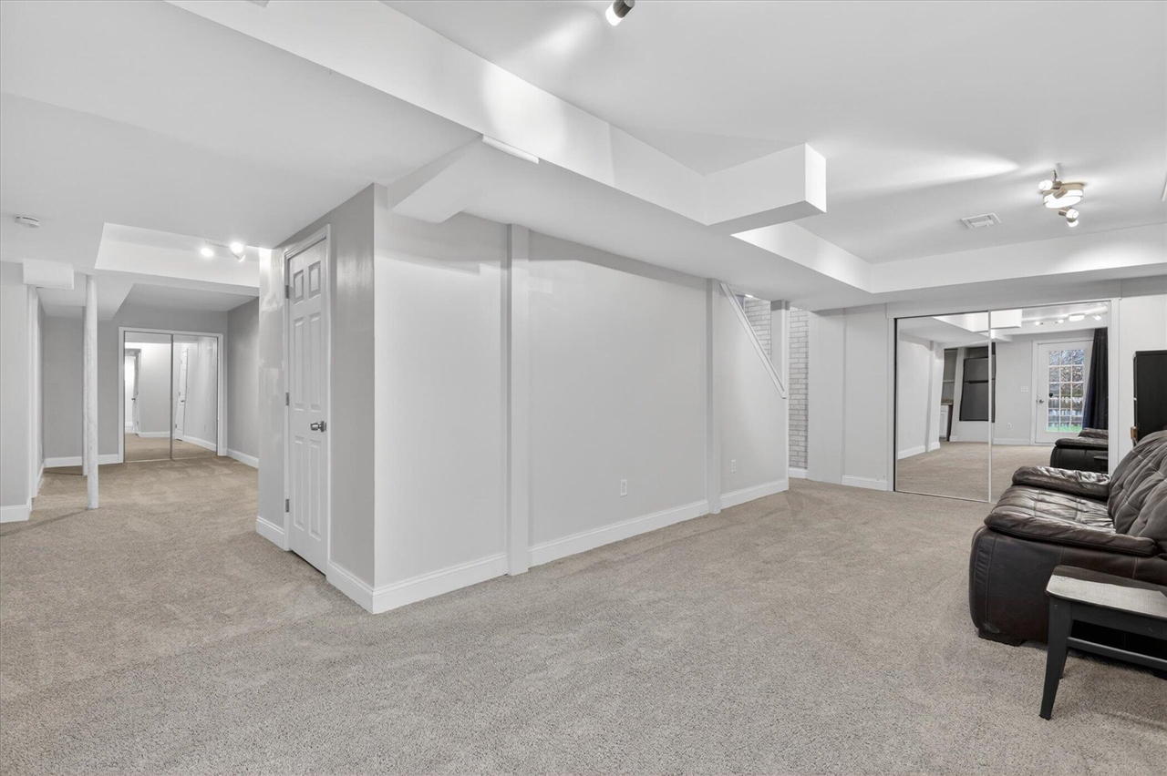 2797 Green Valley Drive, Ann Arbor, MI, 48103-9298