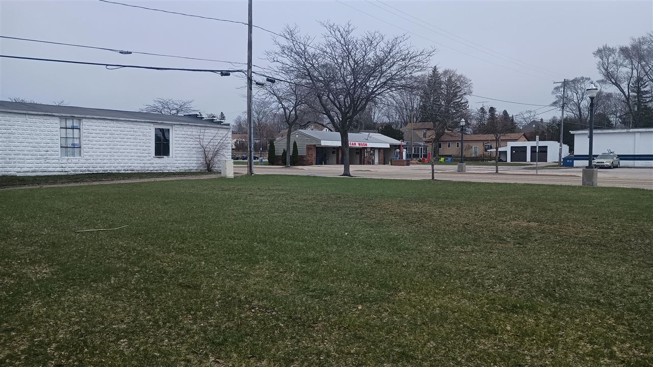 102 W Dowland Street, Ludington, MI, 49431-2045