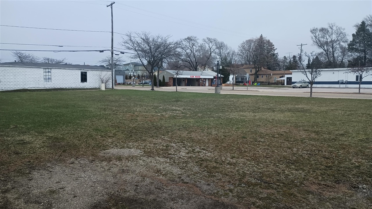 102 W Dowland Street, Ludington, MI, 49431-2045