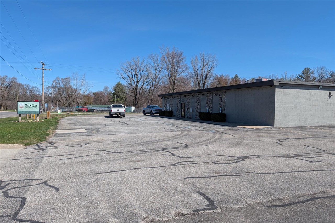 2808 S Mill Iron Road, Muskegon, MI, 49444-3553