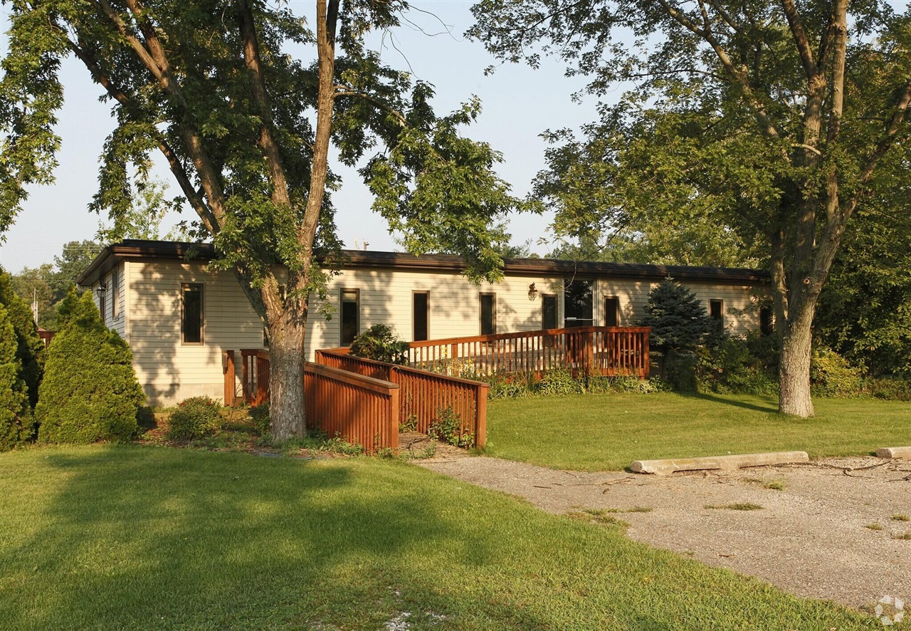 2840 Shirley Drive, Jackson, MI, 49201-8678