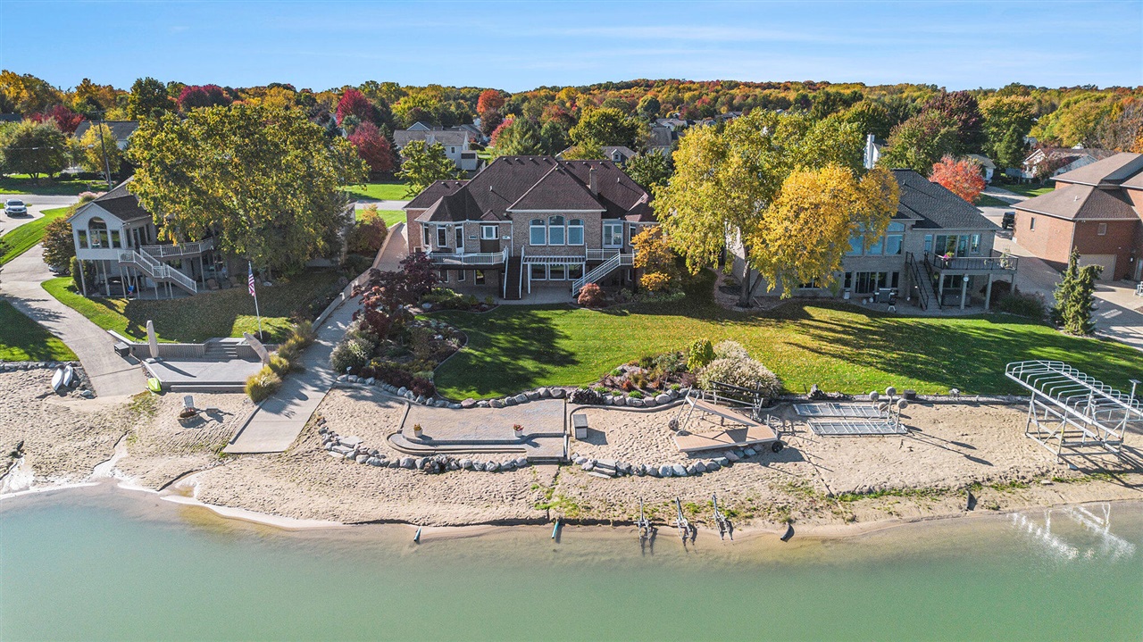 8614 24th Avenue, Jenison, MI, 49428-9543