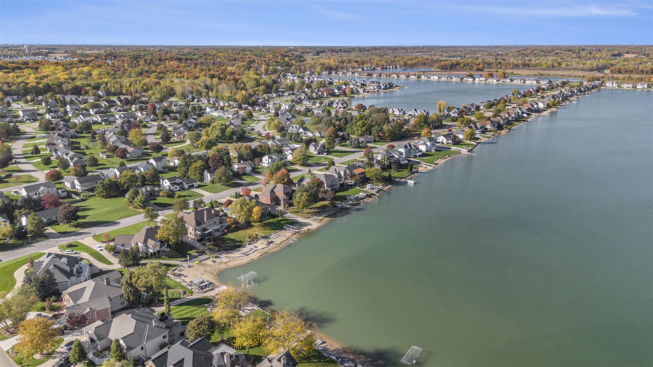 8614 24th Avenue, Jenison, MI, 49428-9543