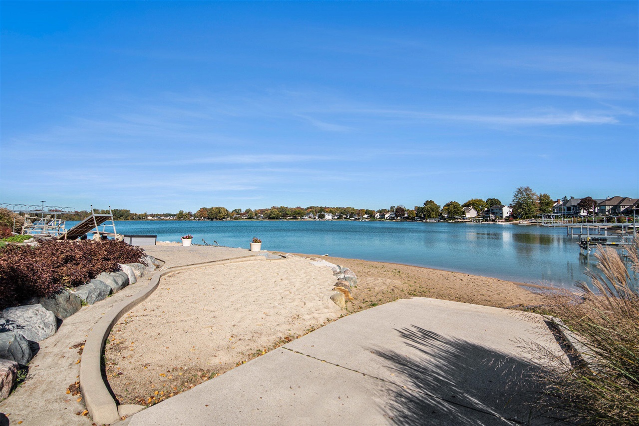 8614 24th Avenue, Jenison, MI, 49428-9543