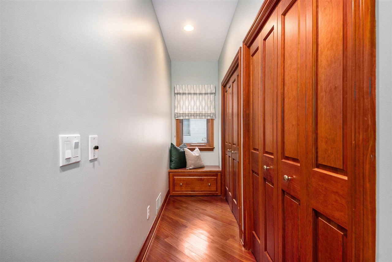 8614 24th Avenue, Jenison, MI, 49428-9543